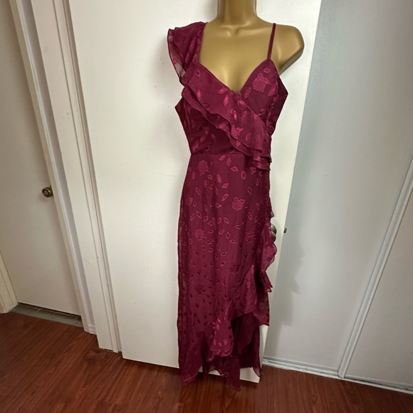 Lulus Burgundy Forever Be Floral Jacquard Ruffled Asymmetrical Maxi Dress NWOT S - Picture 6 of 16